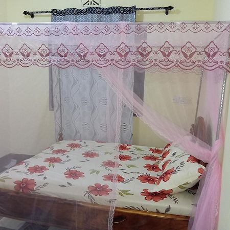 Airb&B Homestay Boma la Ngombe Exterior photo